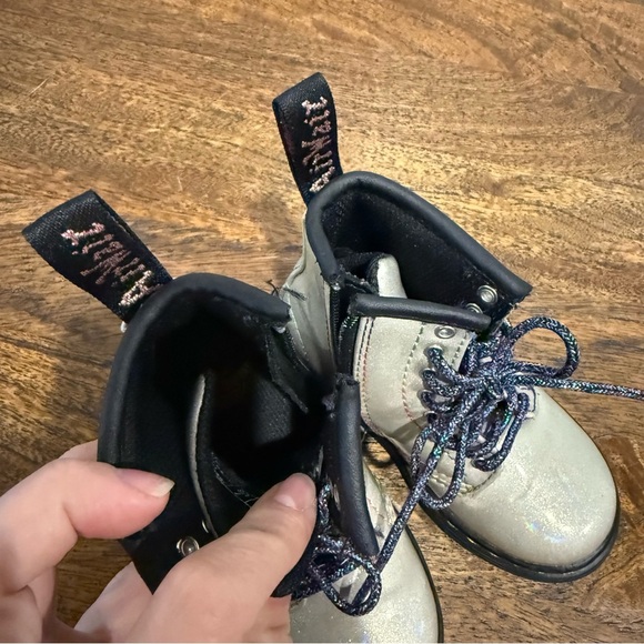 Dr Martens Toddler 1460 Sparkle Rays Lace Up Moto Boots - Picture 4 of 13